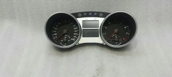 Mercedes-Benz ML AMG W164 Speedometer (instrument cluster) A1645408948