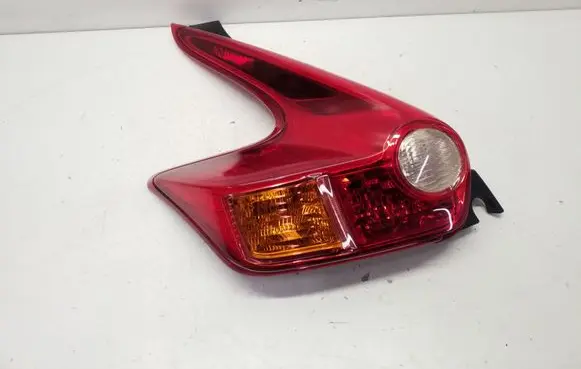 Nissan Juke I F15 Rear/tail lights
