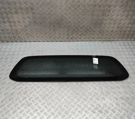 Mitsubishi L200 Rear windscreen/windshield window 6131A205