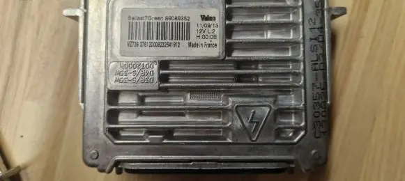 Volvo XC60 Headlight ballast module Xenon 89089352 8000H 39868068