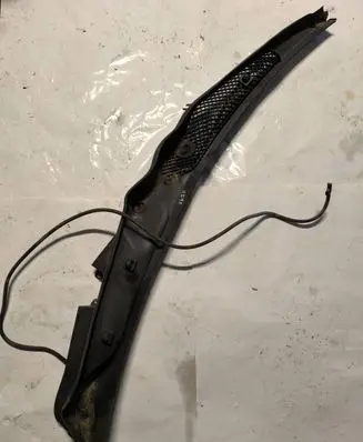 Mercedes-Benz E W212 Wiper trim A2128301213 0008889659