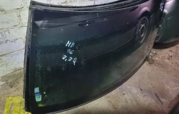 Mercedes-Benz C W203 Front windscreen/windshield window 