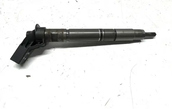Audi A4 S4 B8 8K Fuel injector 059130277CD