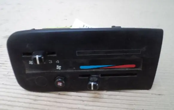 Nissan Serena Climate control unit
