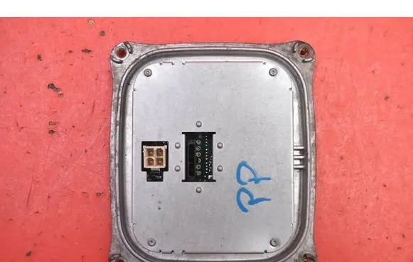 Opel Zafira C Voltage converter/converter module 130732934000