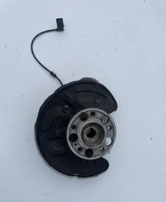 Mercedes-Benz C W205 Rear wheel hub 2055467480