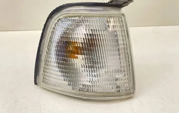 Audi 80 90 S2 B4 Front indicator light 185143B