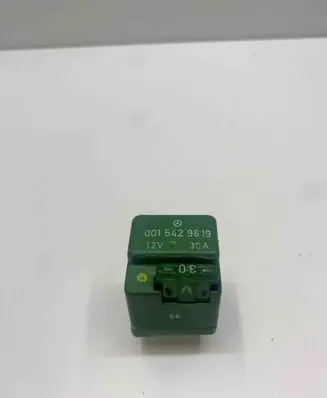 Mercedes-Benz SL R129 Fuel pump relay 0015429619 A0015429619