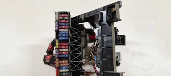 Ford Galaxy Fuse box set 7M3937499 YM2114A323 1486818473