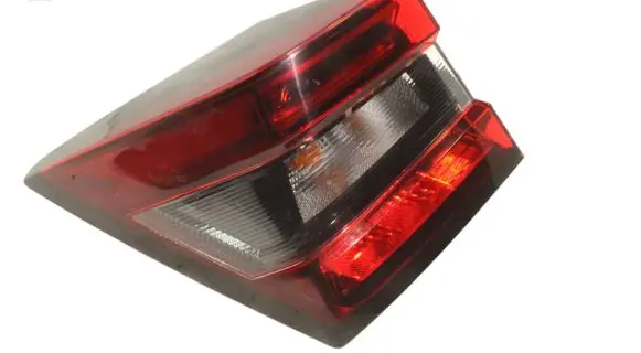 Nissan Juke II F16 Rear/tail lights 265556PA1B