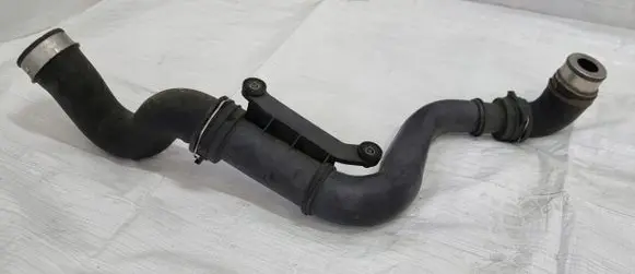 Volkswagen PASSAT B6 Intercooler hose/pipe 1K0145762CL