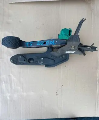 Volkswagen Transporter - Caravelle T5 Brake pedal 7H1721057