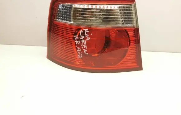 KIA Carens I Rear/tail lights