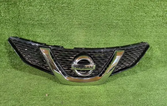 Nissan Qashqai Front grill 