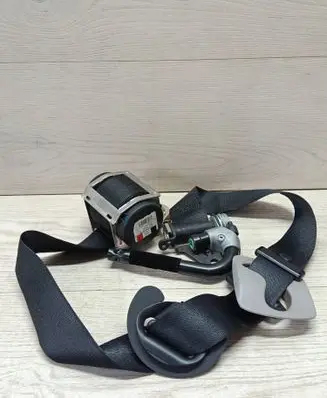 BMW 5 F10 F11 Front seatbelt 610126300C 131211