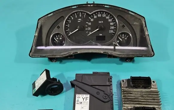 Opel Meriva A Engine control unit/module ECU 12214830 IMPRK1579903