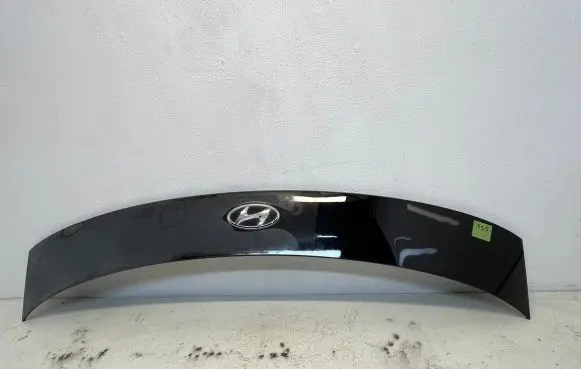 Tailgate/trunk spoiler