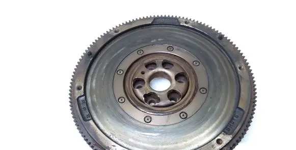 Skoda Octavia Mk2 (1Z) Dual mass flywheel 3221005992
