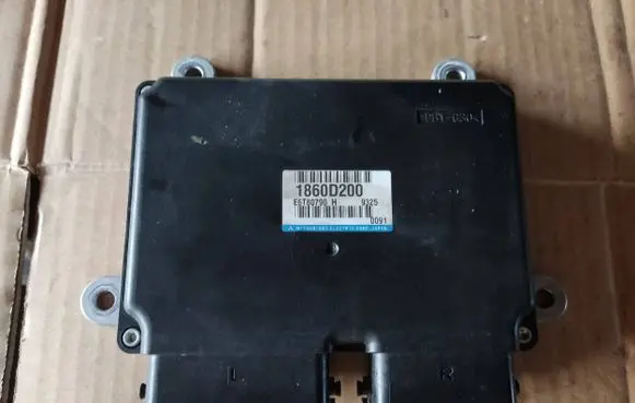 Mitsubishi Outlander Engine control unit/module 1860D200 9325 E6T80790