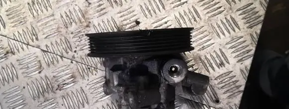 Mercedes-Benz C W203 Power steering pump a0044661301