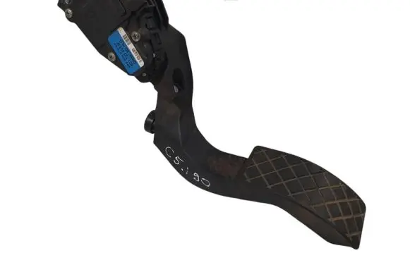 Audi A6 S6 C5 4B Accelerator throttle pedal 8D1723523M