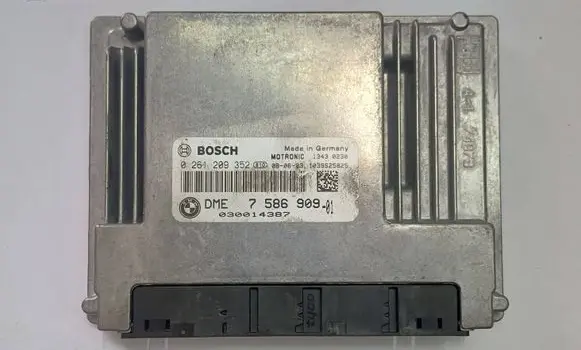 BMW 6 E63 E64 Engine control unit/module 7586909 0261209352