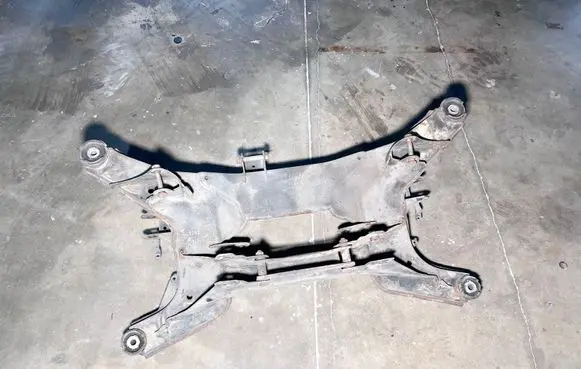 BMW 8 E31 Rear subframe 33311135108 1135108