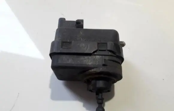 Renault Megane I Headlight level adjustment motor 