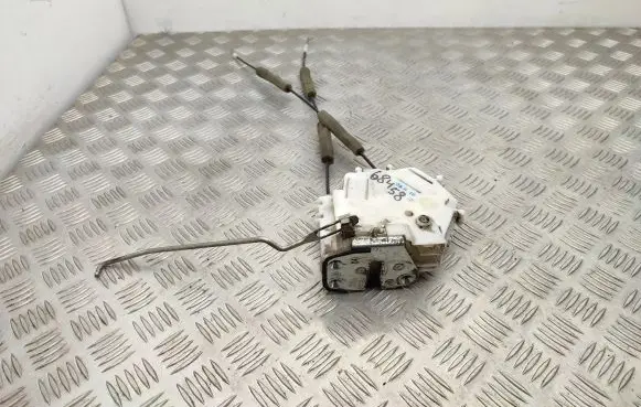 Honda FR-V Front door lock