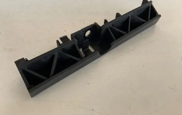 Audi A6 S6 C7 4G Front bumper mounting bracket 4G0853921B