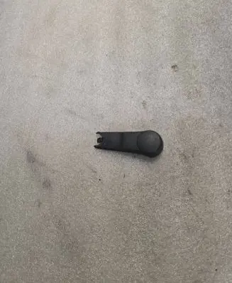 Audi 80 90 B3 Rear door window winding handle 443837575A