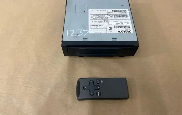 Volvo C70 Navigation unit CD/DVD player 31310234 30657371 31310241
