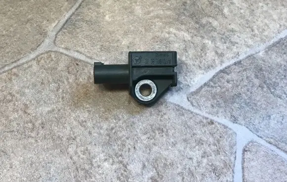 Mercedes-Benz E A207 Airbag deployment crash/impact sensor A1729056000