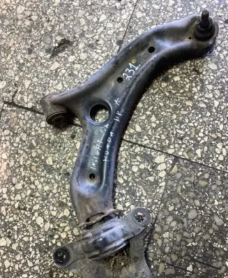 Honda Insight Front lower control arm/wishbone