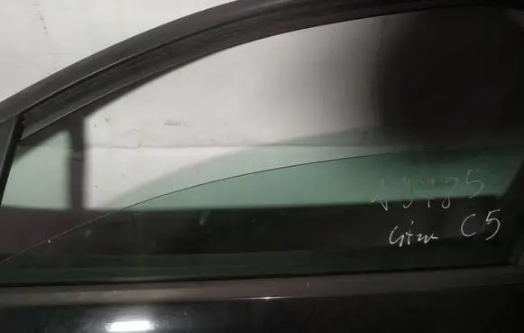 Citroen C5 Front door window glass four-door as2