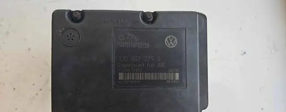 Volkswagen Golf IV ABS Pump 1J0907379G HLR8F24Z51 10094903403