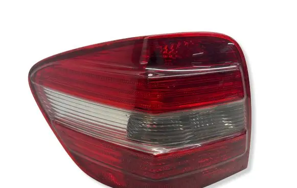 Mercedes-Benz ML W164 Rear/tail lights 404101L