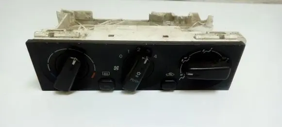 Mitsubishi Carisma Climate control unit MR500529