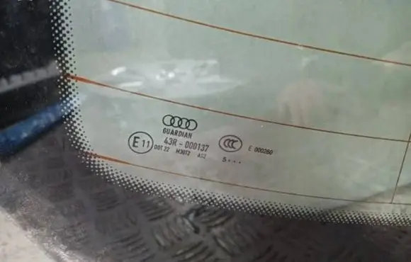 Audi A4 S4 B9 Rear side window