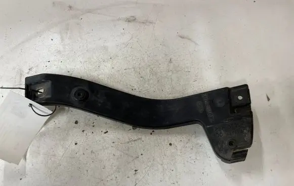 Audi A4 S4 B7 8E 8H Front bumper mounting bracket 8E0807204B