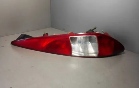 Ford Mondeo Mk III Rear/tail lights 1S7113404C