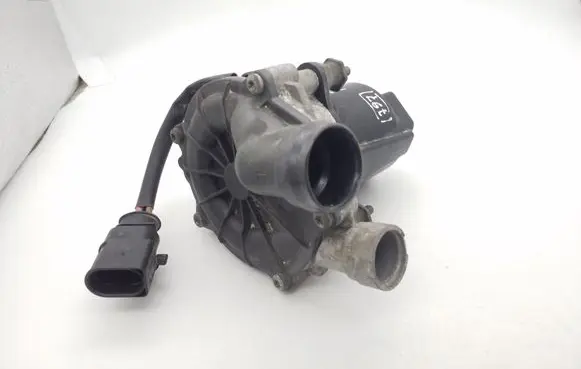Volkswagen Jetta VI Secondary air pump 04E131333A 70363510 704644507