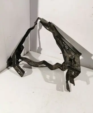 Mercedes-Benz C W204 Headlight/headlamp mounting bracket 204620596