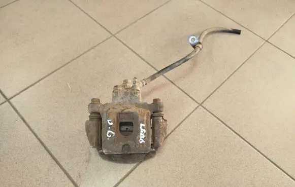 Lexus RX 330 - 350 - 400H Rear brake caliper 