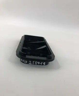 Volkswagen Golf VIII Quarter panel pressure vent 7n0819465f