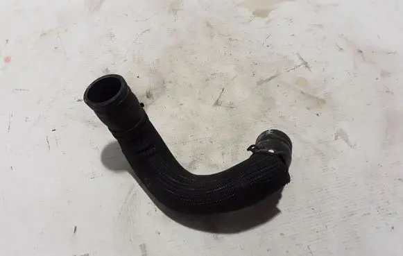 Land Rover Discovery Sport Engine coolant pipe/hose G4D38A594BC