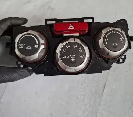 Subaru Forester SH Climate control unit 72311SC060 T1007170D 1007170D