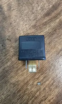 Audi A6 S6 C5 4B Other relay 443951253S