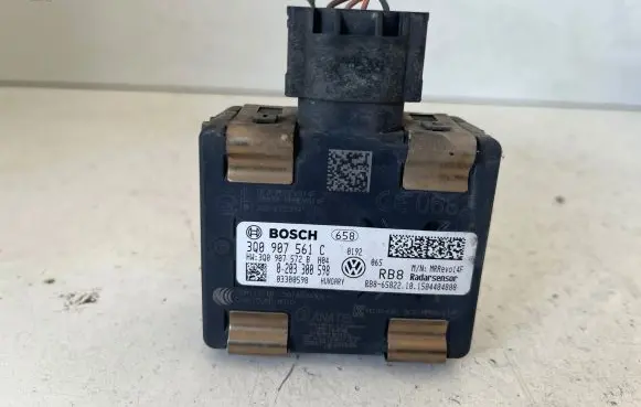 Skoda Superb B8 (3V) Distronic sensor radar 3Q0907561C 3Q0907572B 0203300598