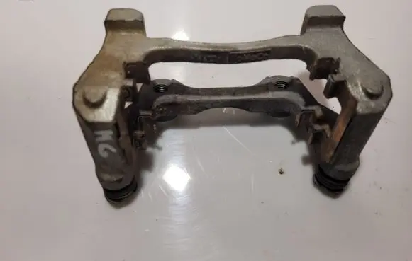 Ford Mustang VI Rear brake pad spring GB2HE